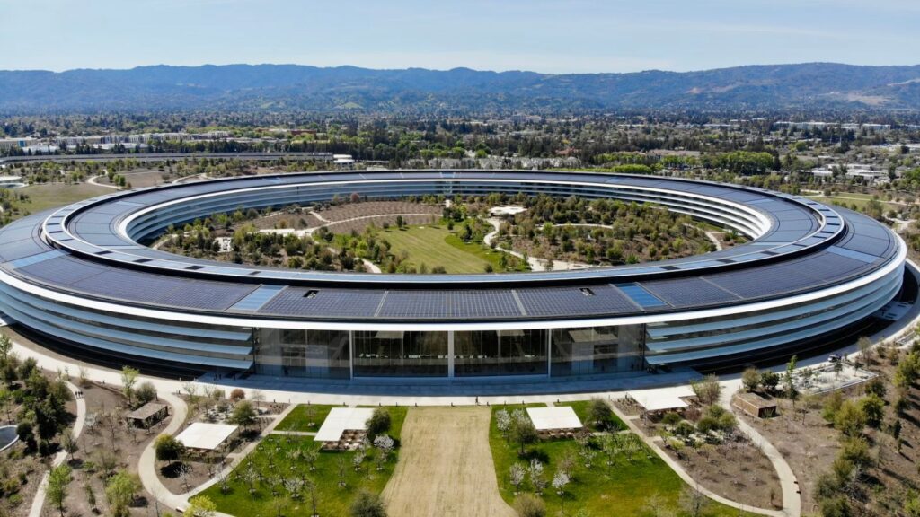 Apple Park in Cupertino, Silicon Valley, CA.